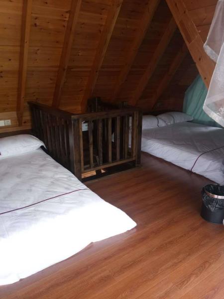 0起面积:52平方米   楼层:2关雎河畔水上轻奢木屋(大床)